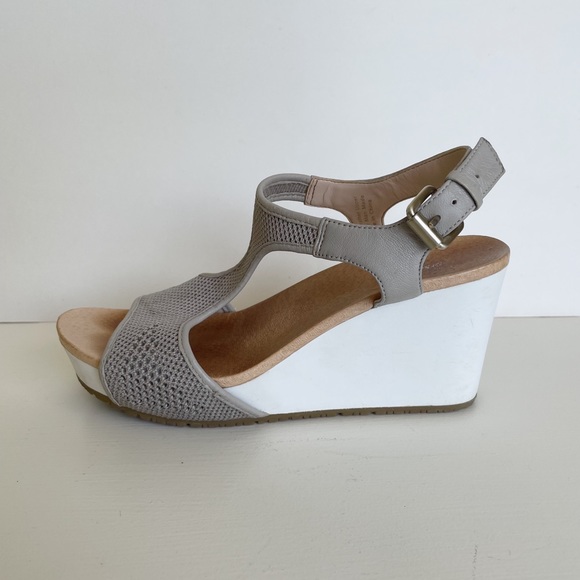 Knit Platform Sandals - Picture 3 of 4